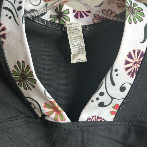 Black Tooth Tank Top with Floral Collar - Picture 3 of 10